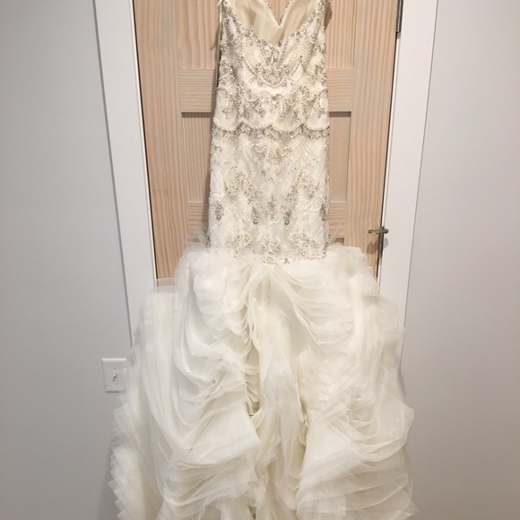 Lazaro 3400 Designer fit and flare bridal gown - Picture 6 of 8